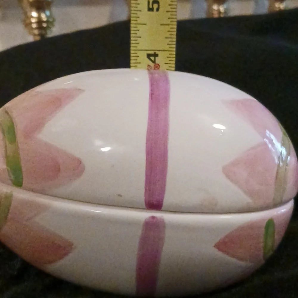 Painted Porcelain Egg Box - Picture 5 of 6
